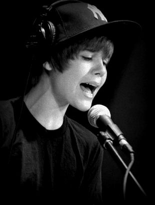 justin bieber cute pics 2010. “Justin Bieber reportedly gave